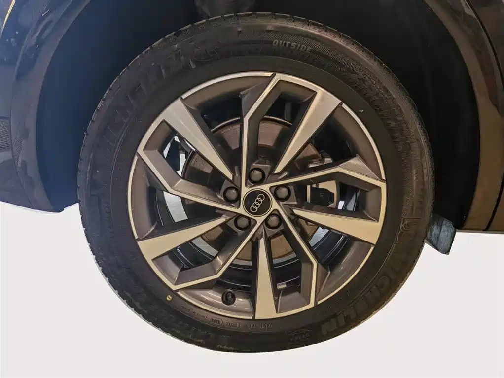 Audi Q5L 2023 40T Luxury Dynamic фото 16