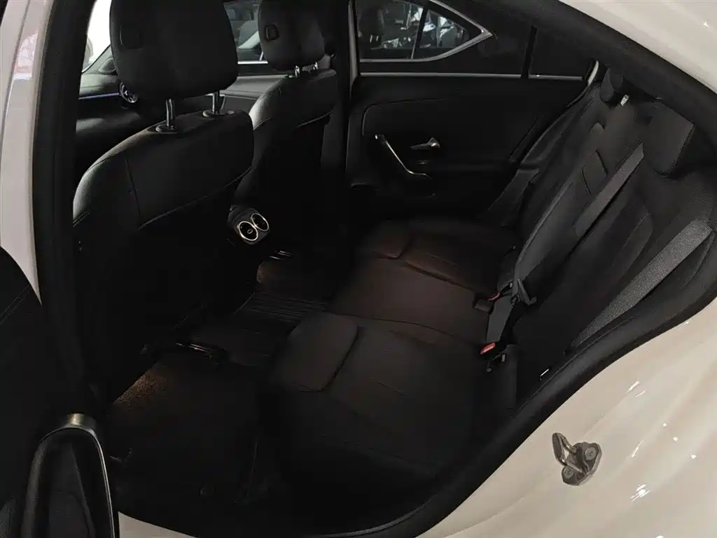 Mercedes-Benz A-Class 2022 Facelift A 200 L Sport Sedan Dynamic фото 17