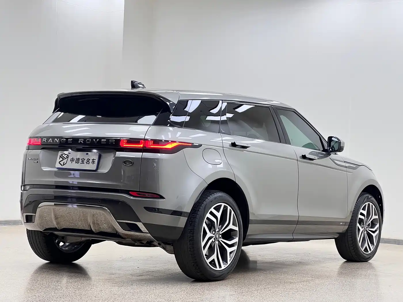 Land Rover Range Rover Evoque 2021 Range Rover Evoque L 249PS R-Dynamic HSE Luxury Edition фото 6