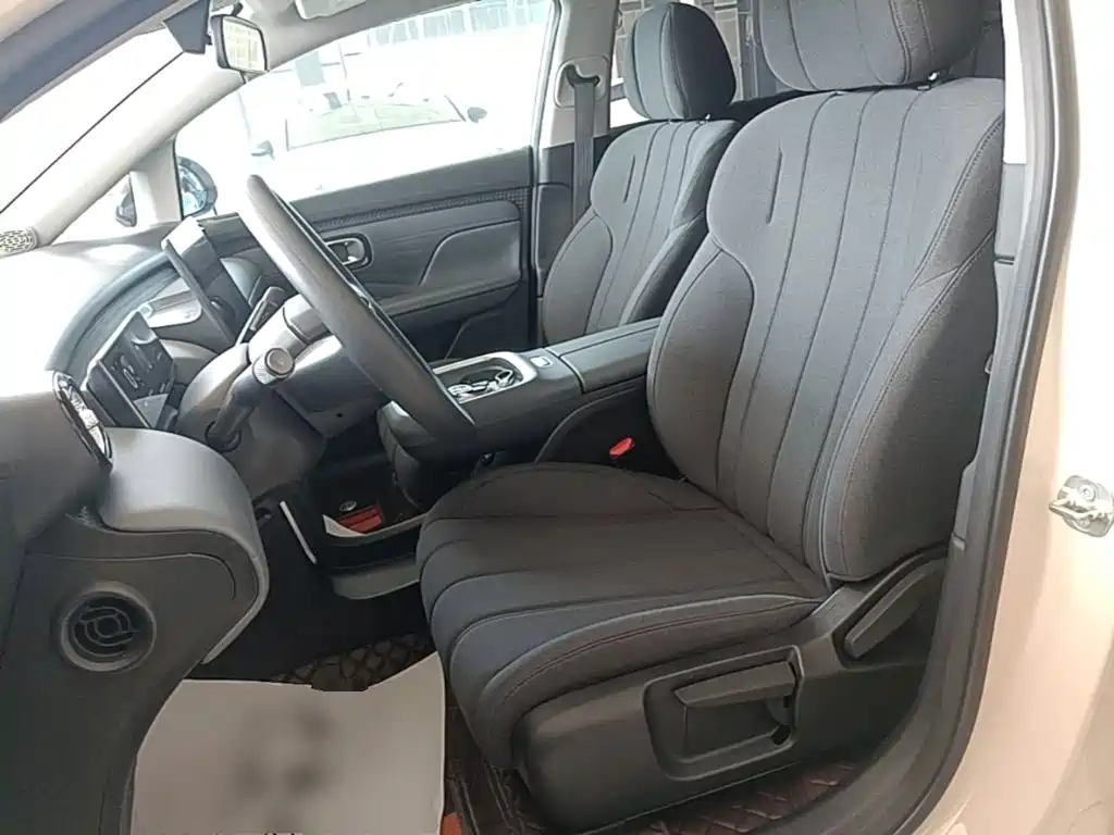Aion UT 2025 2025 Model 330 Starlight Edition