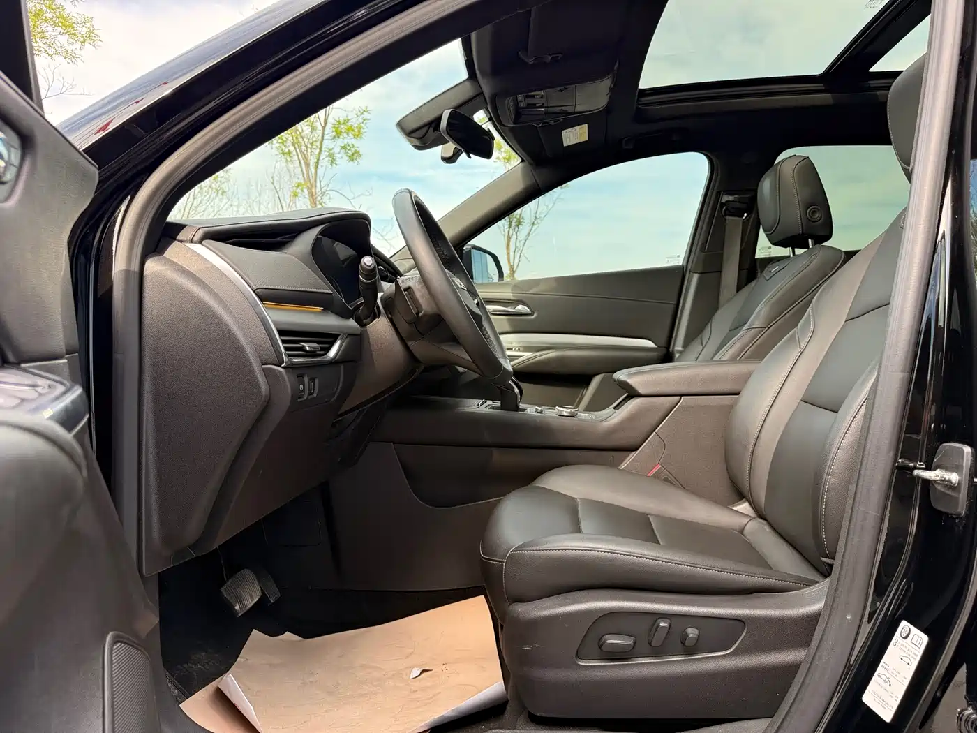 CADILLAC XT4