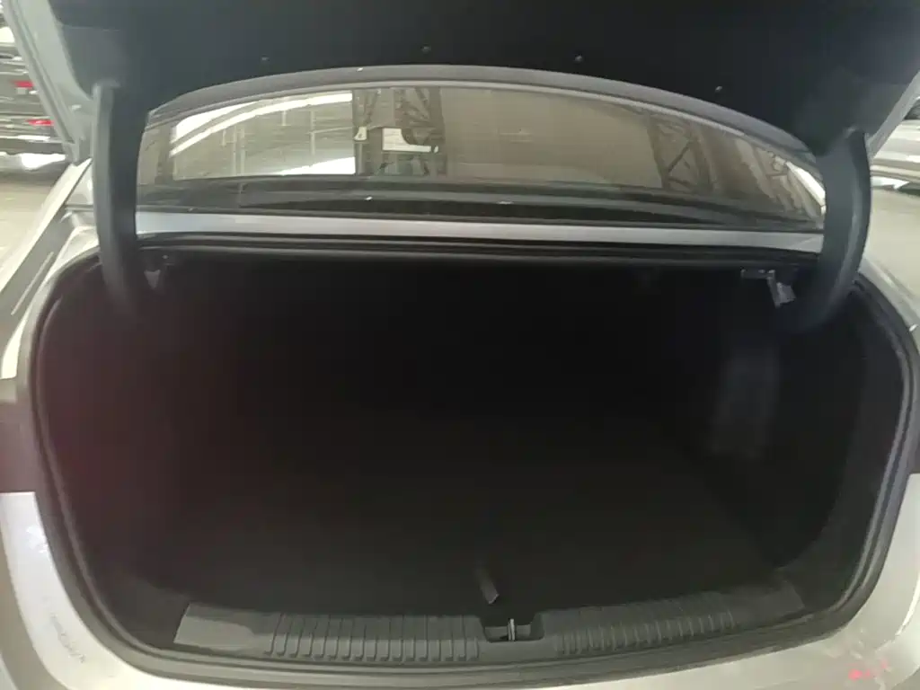 Roewe D7 2025 2025 DMH 125km World Champion Edition