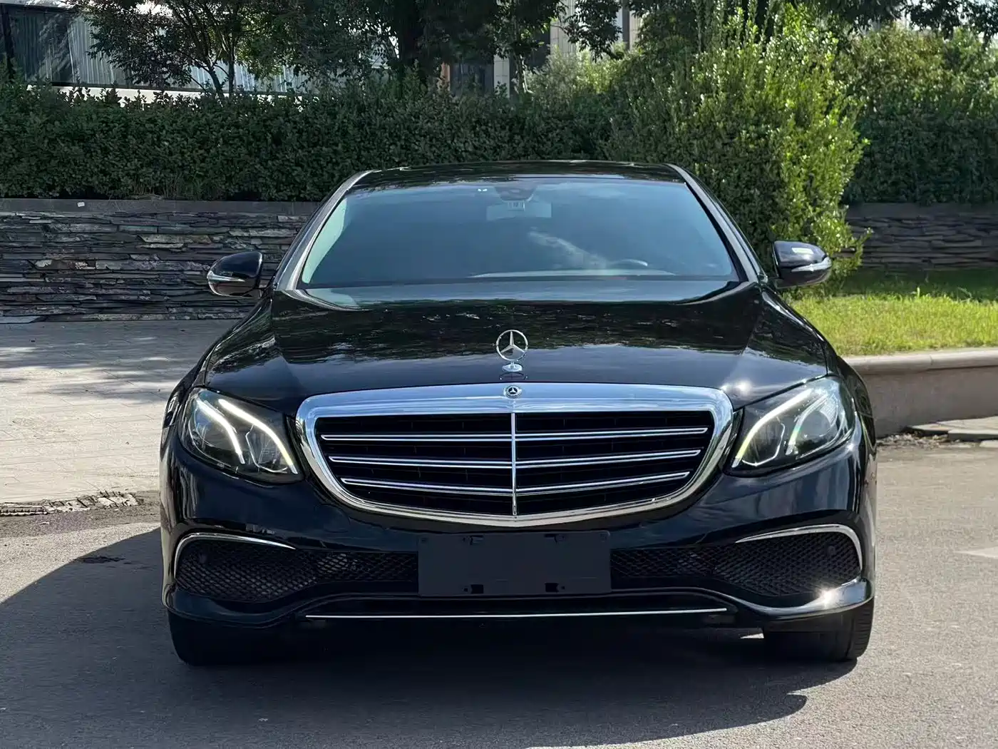 Фото 2 - Mercedes-Benz E-Class