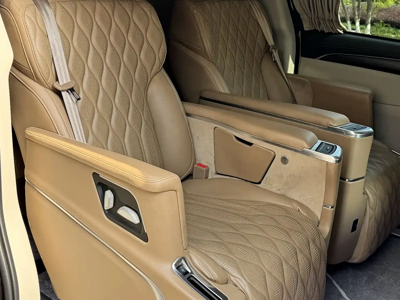 Buick GL8 2021 ES Landlord 653T Premium фото 6
