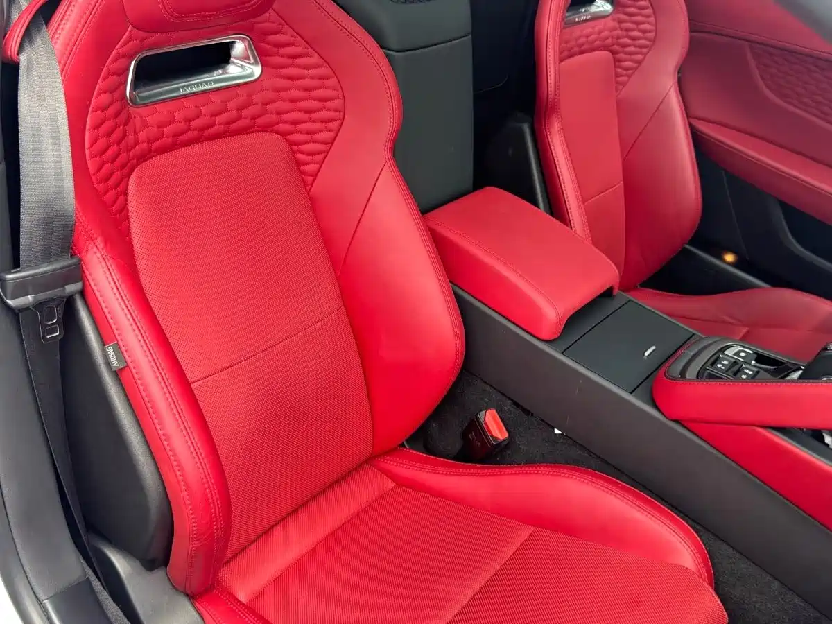 Фото 7 - Jaguar F-TYPE