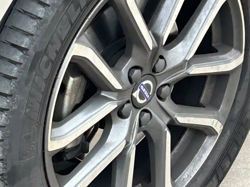 Фото 7 - Volvo XC60
