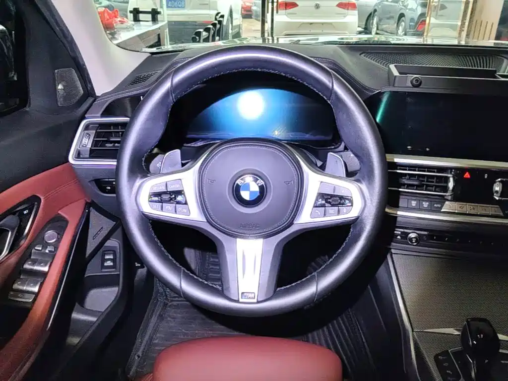 Photo 11 - BMW 3 Series