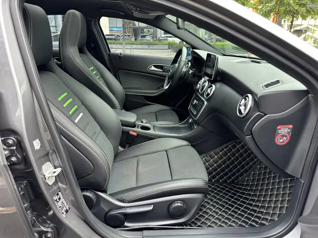 Mercedes-Benz A-Class (Import) 2017 Facelift A 200 Dynamic фото 21
