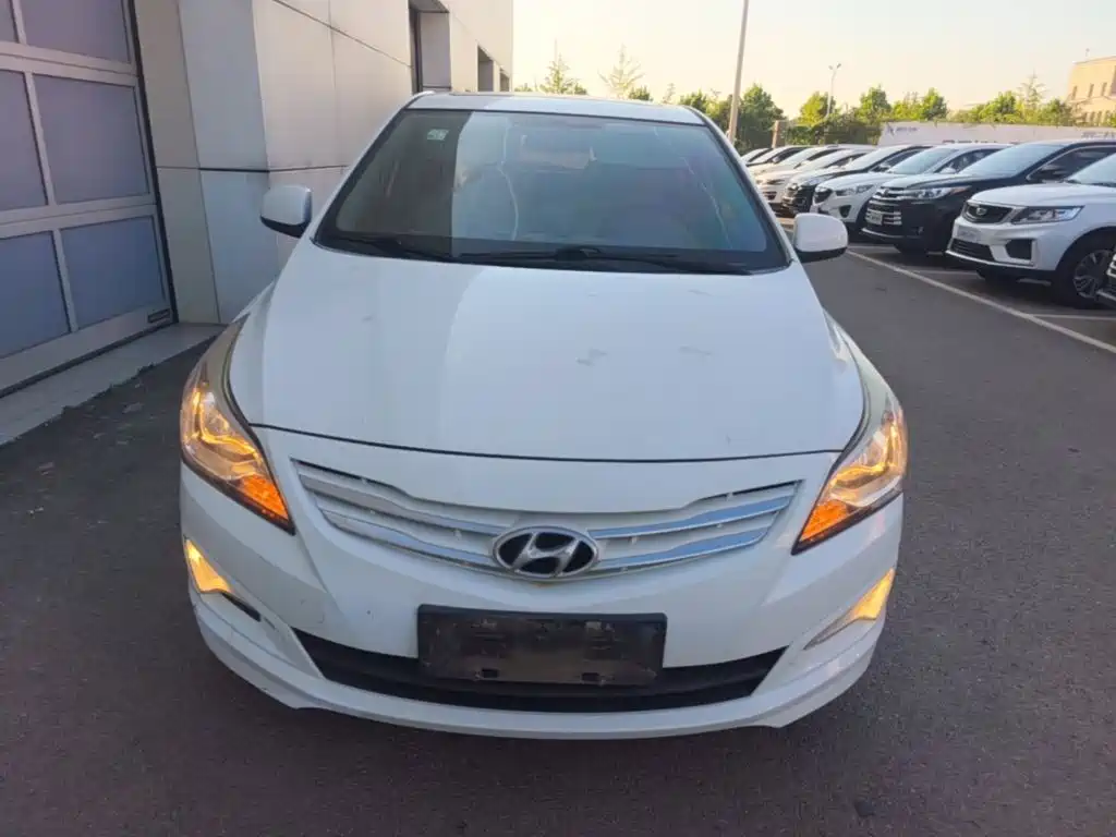 Hyundai Reina 2017 2016 1.4L Automatic GLX Leading
