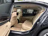 Фото 8 - BMW 7 Series