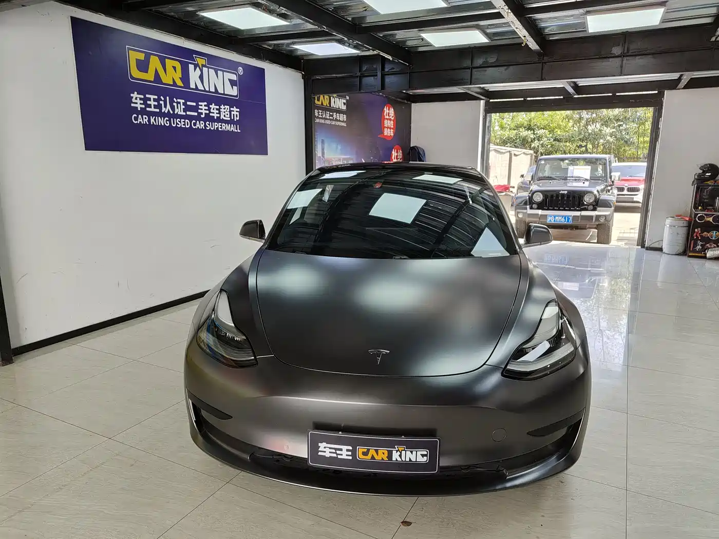 TESLA MODEL 3