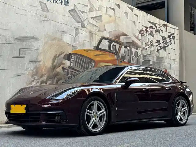 PORSCHE PANAMERA