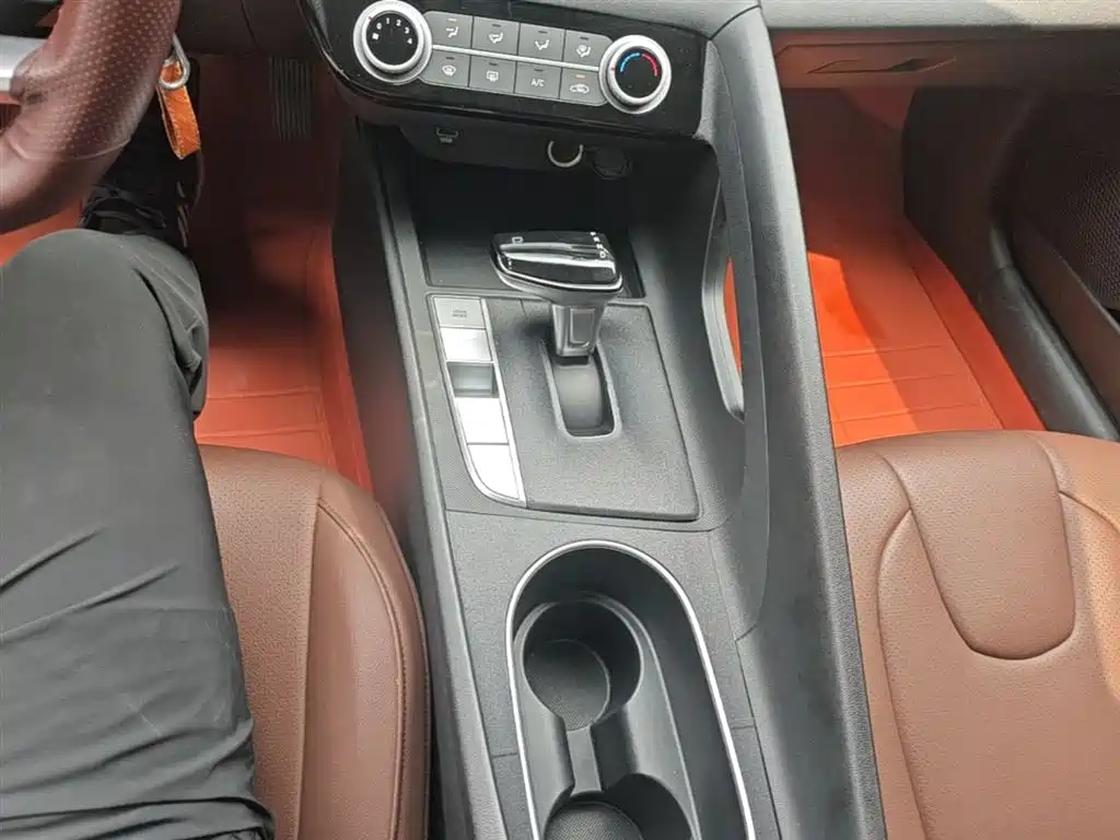 Hyundai Elantra 2022 1.5L CVT GLS Leading Edition фото 14
