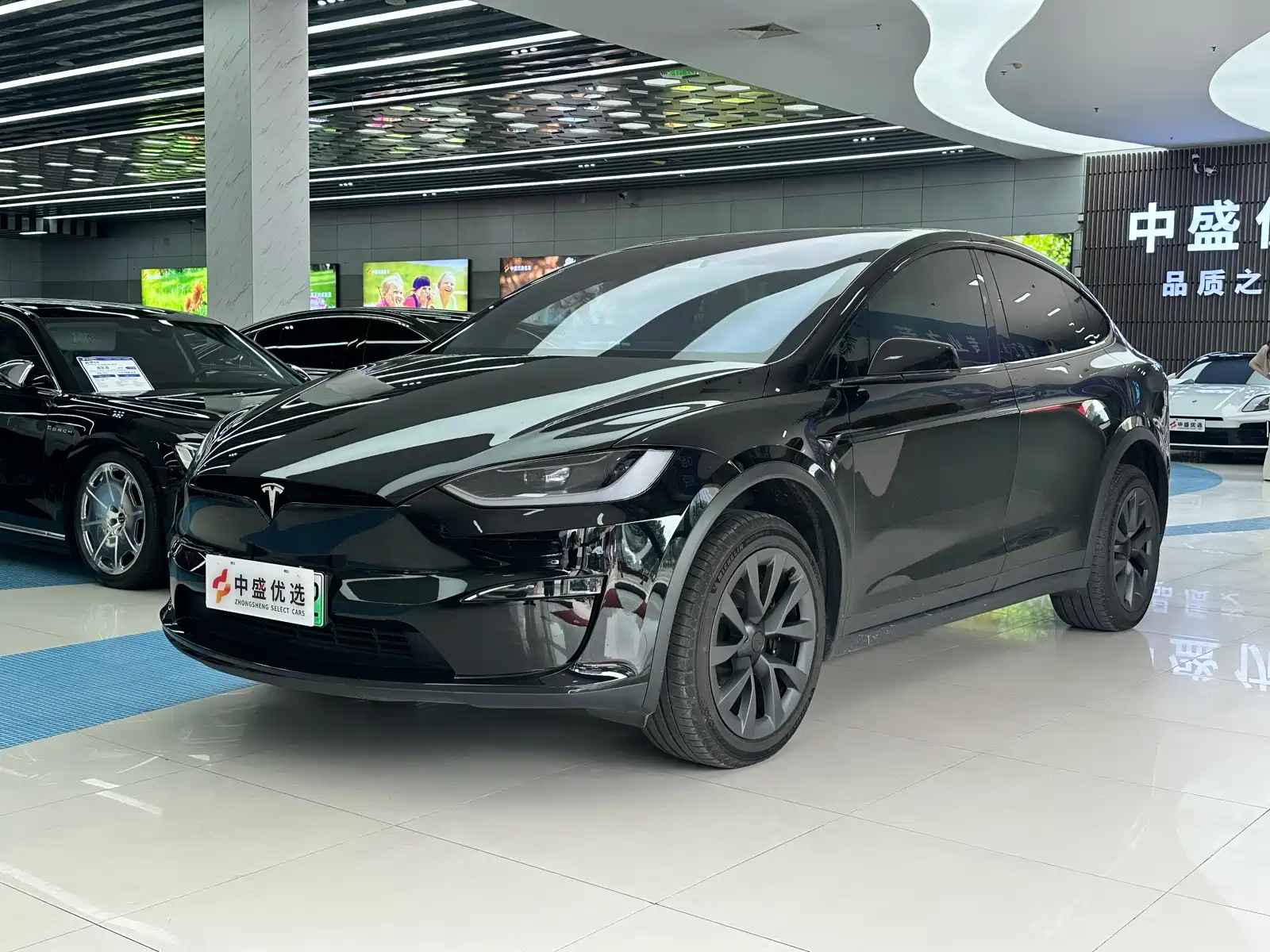Фото 1 - Tesla Model X