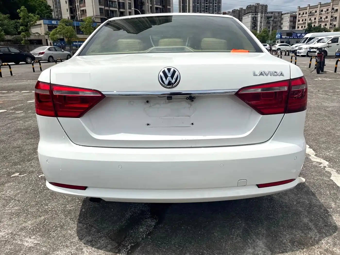 Volkswagen Lavida 2013 2013 Facelift Classic 1.6L Automatic Comfort