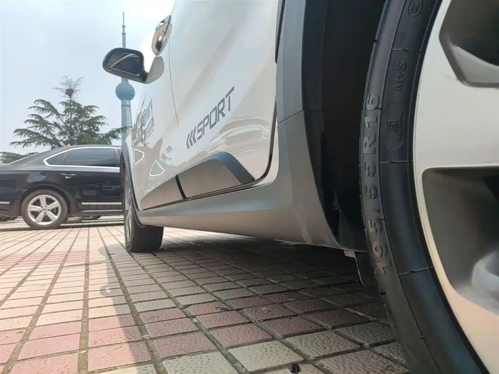 Kia KX CROSS 2018 1.6L Automatic Smart Sunroof Edition фото 22