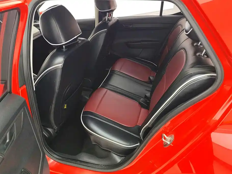 Škoda Fabia 2017 1.4L Auto Car Enjoy Edition фото 11