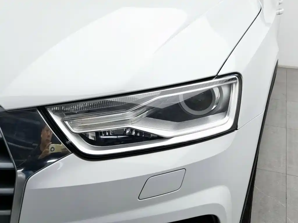 Photo 7 - Audi Q3