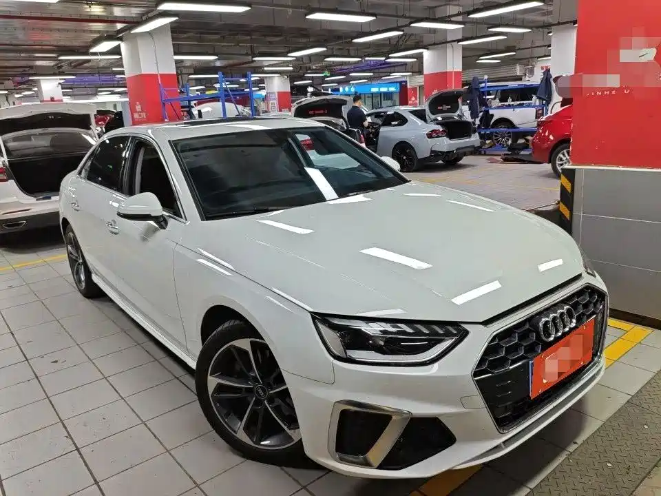 Фото 2 - Audi A4L