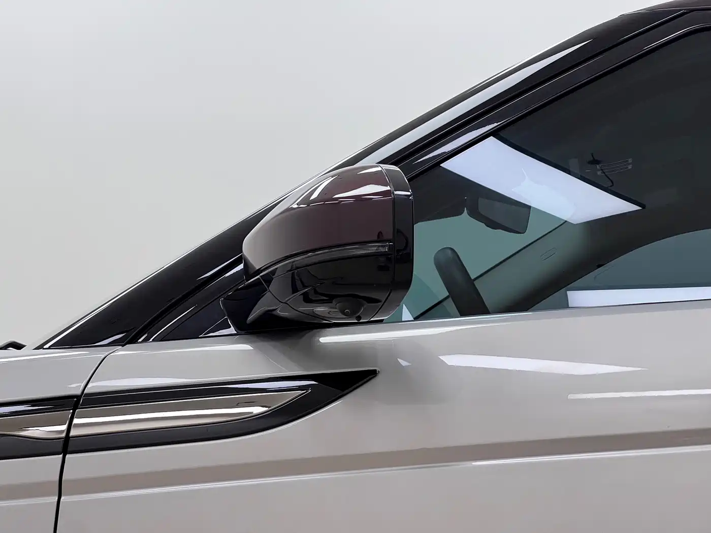 Land Rover Range Rover Evoque 2021 Range Rover Evoque L 249PS R-Dynamic First Edition Launch Edition фото 12