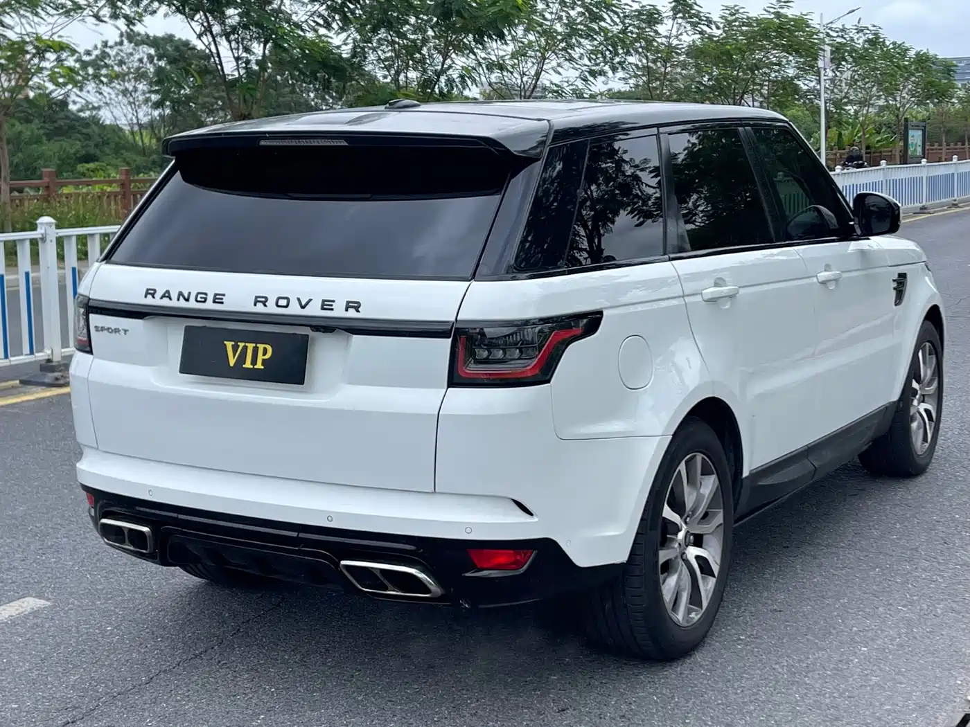 Land Rover Range Rover Sport 2015 3.0 SC V6 HSE фото 4