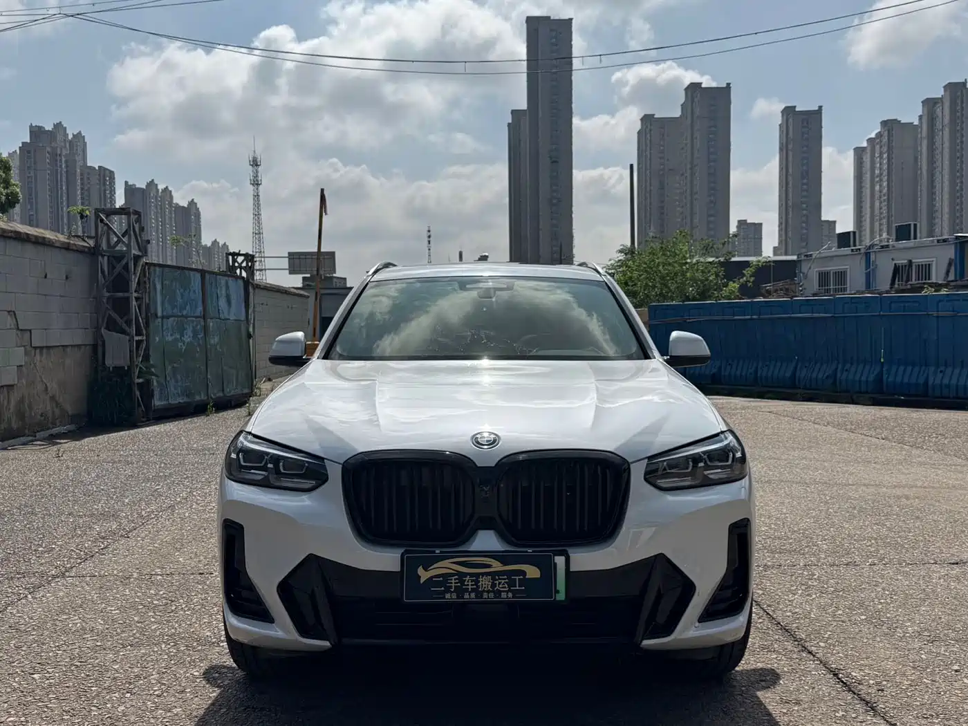 BMW iX3 2022 Leading Edition фото 2