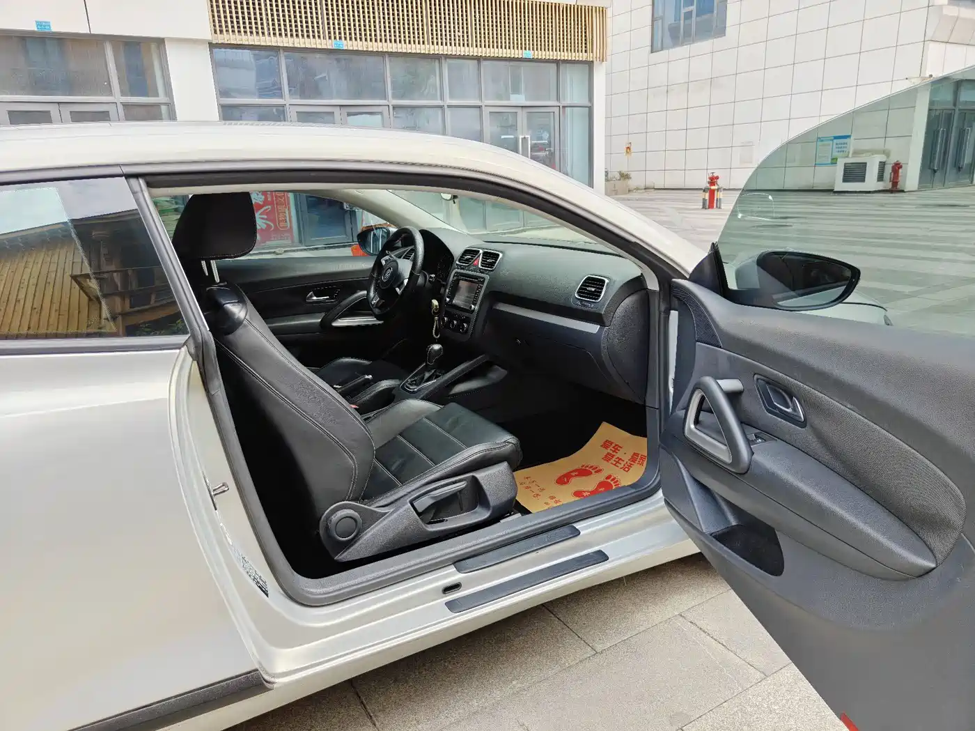 Volkswagen Scirocco 2011 1.4TSI Single Turbo Style Edition фото 12