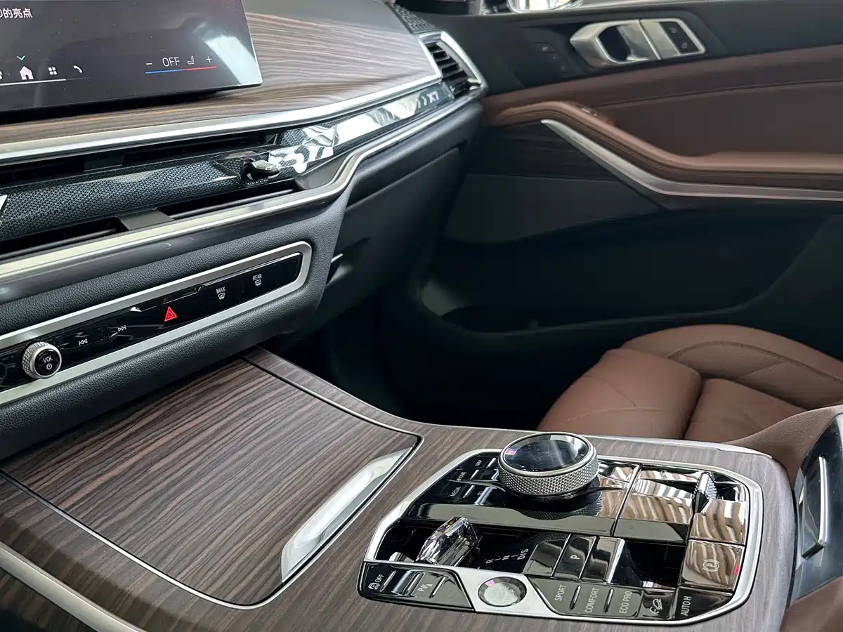 BMW X7 2025 xDrive40i Leading Luxury Package фото 6