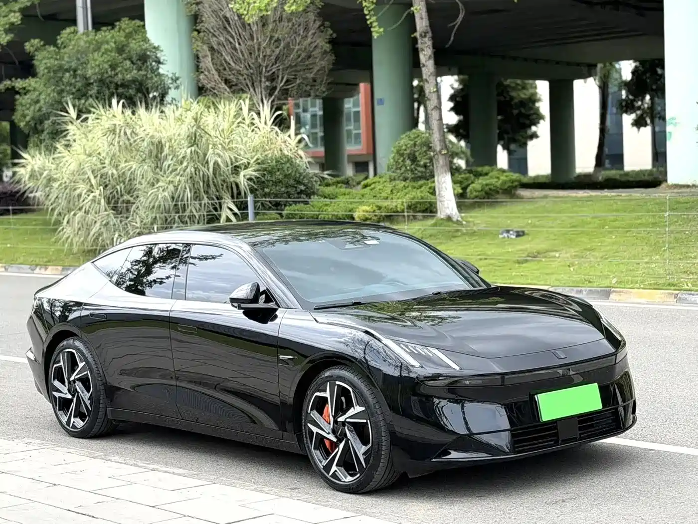 Lynk & Co Z10 2025 95kWh 702km 4WD Halo фото 2