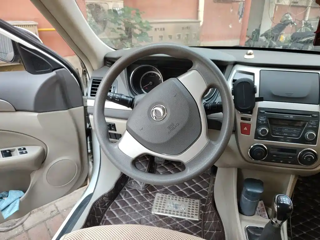 Dongfeng Aeolus Dongfeng Fengshen A60 2015 2014 1.6L Manual Luxury