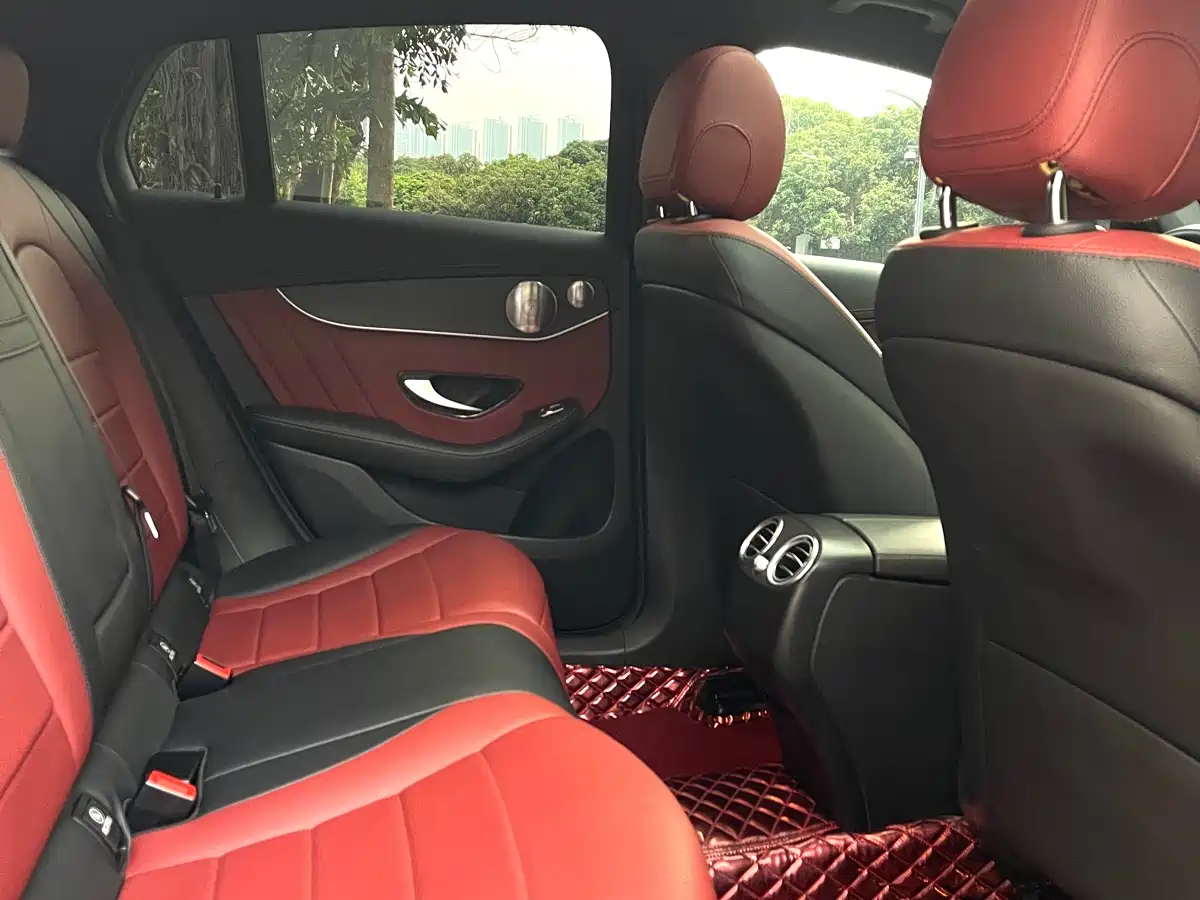 Mercedes-Benz GLC Coupe 2020 GLC 300 4MATIC Coupe SUV фото 22