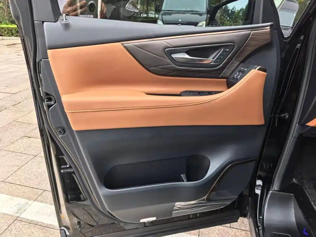 Toyota Vellfire 2024 2024 Crown Hybrid 2.5L Premium Edition