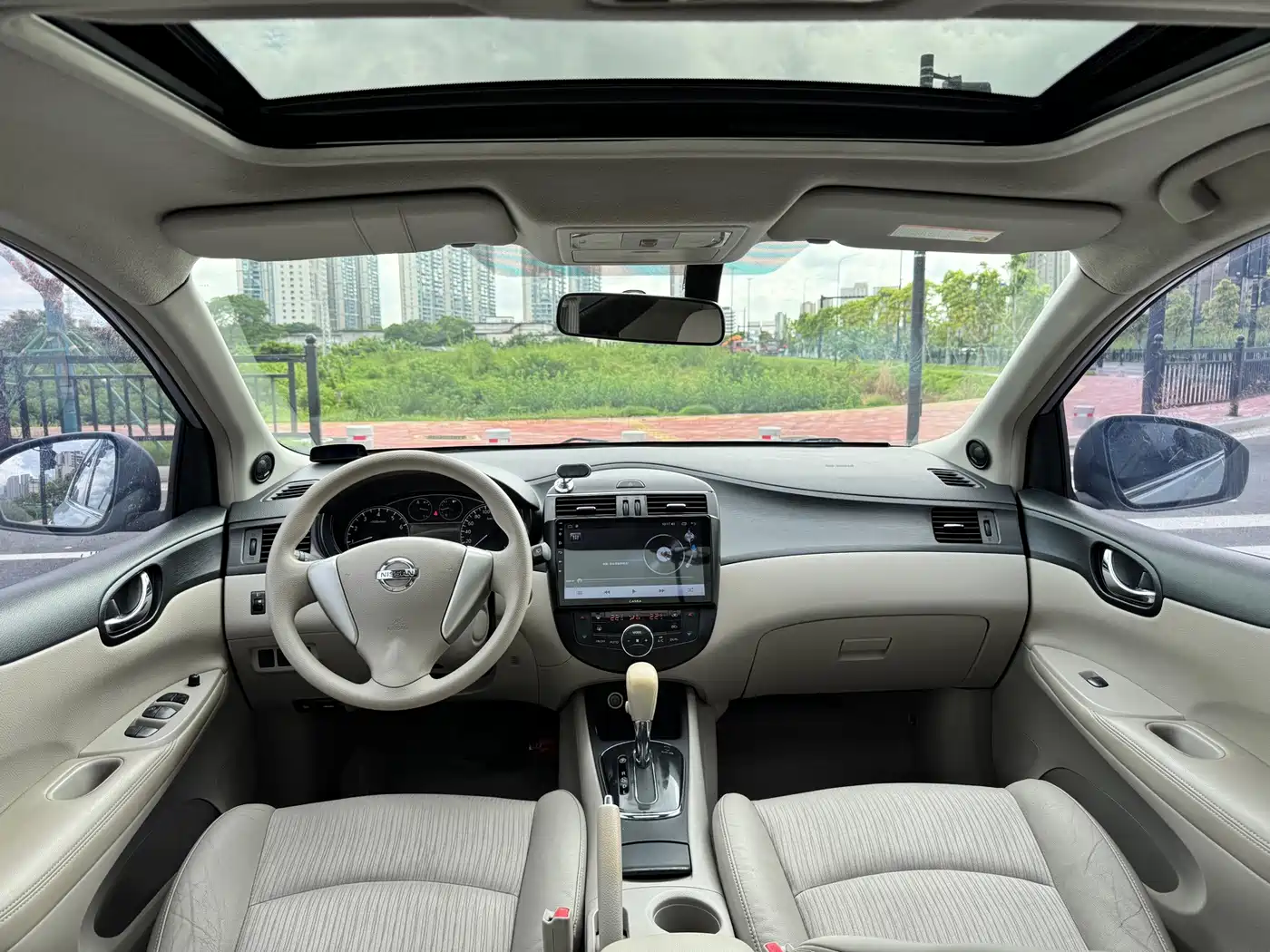 Фото 8 - Nissan Tiida