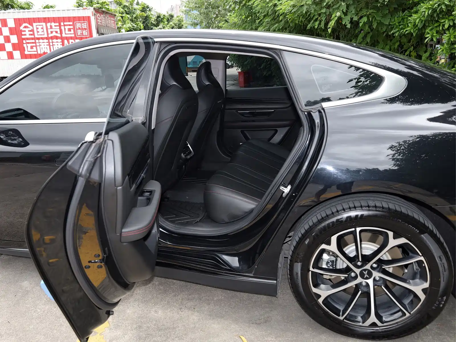 Фото 6 - XPeng P7