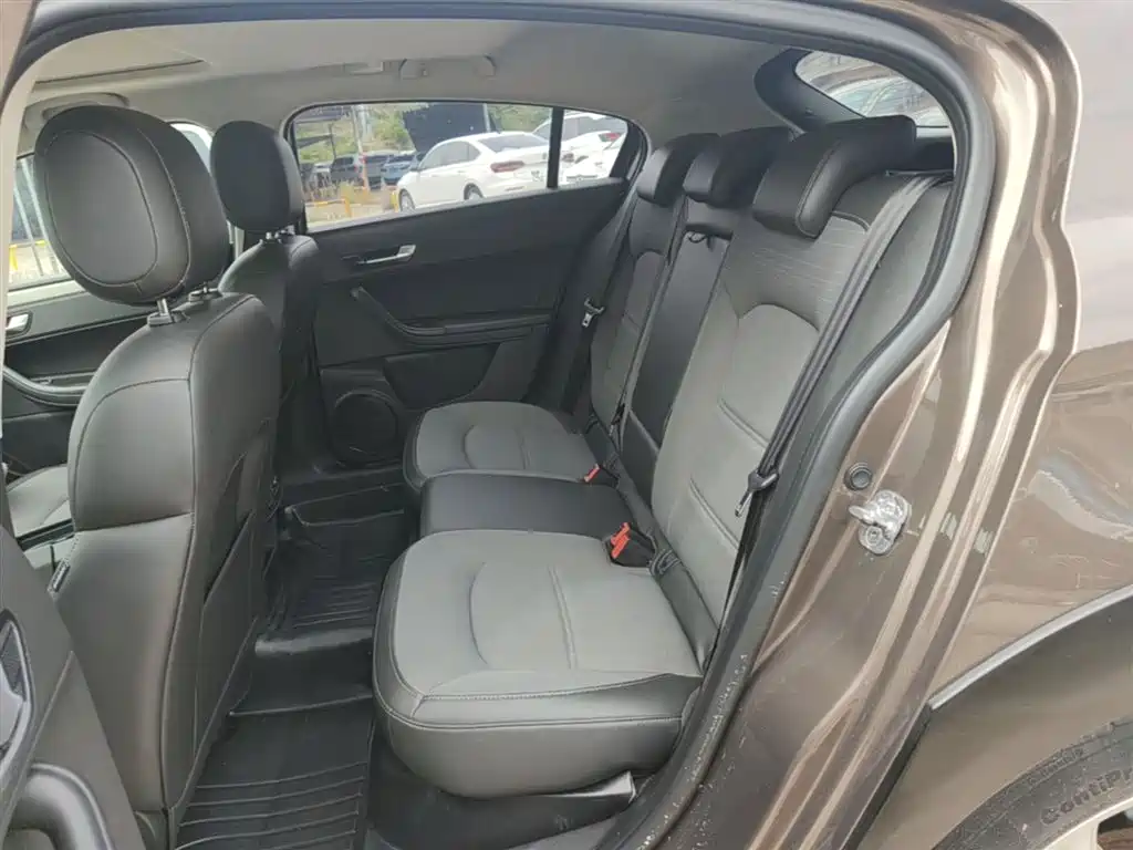 Qoros 3 2016 2016 Urban SUV 1.6T Automatic Zhiyue