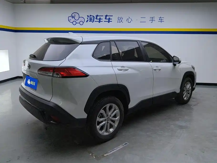 Toyota Frontlander 2024 2.0L CVT Elite Plus Edition фото 3