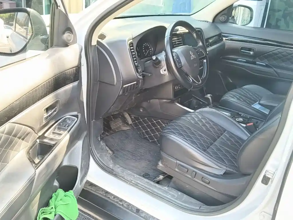 Mitsubishi Outlander 2022 2021 2.4L 4WD Yaodong Edition 5-seater
