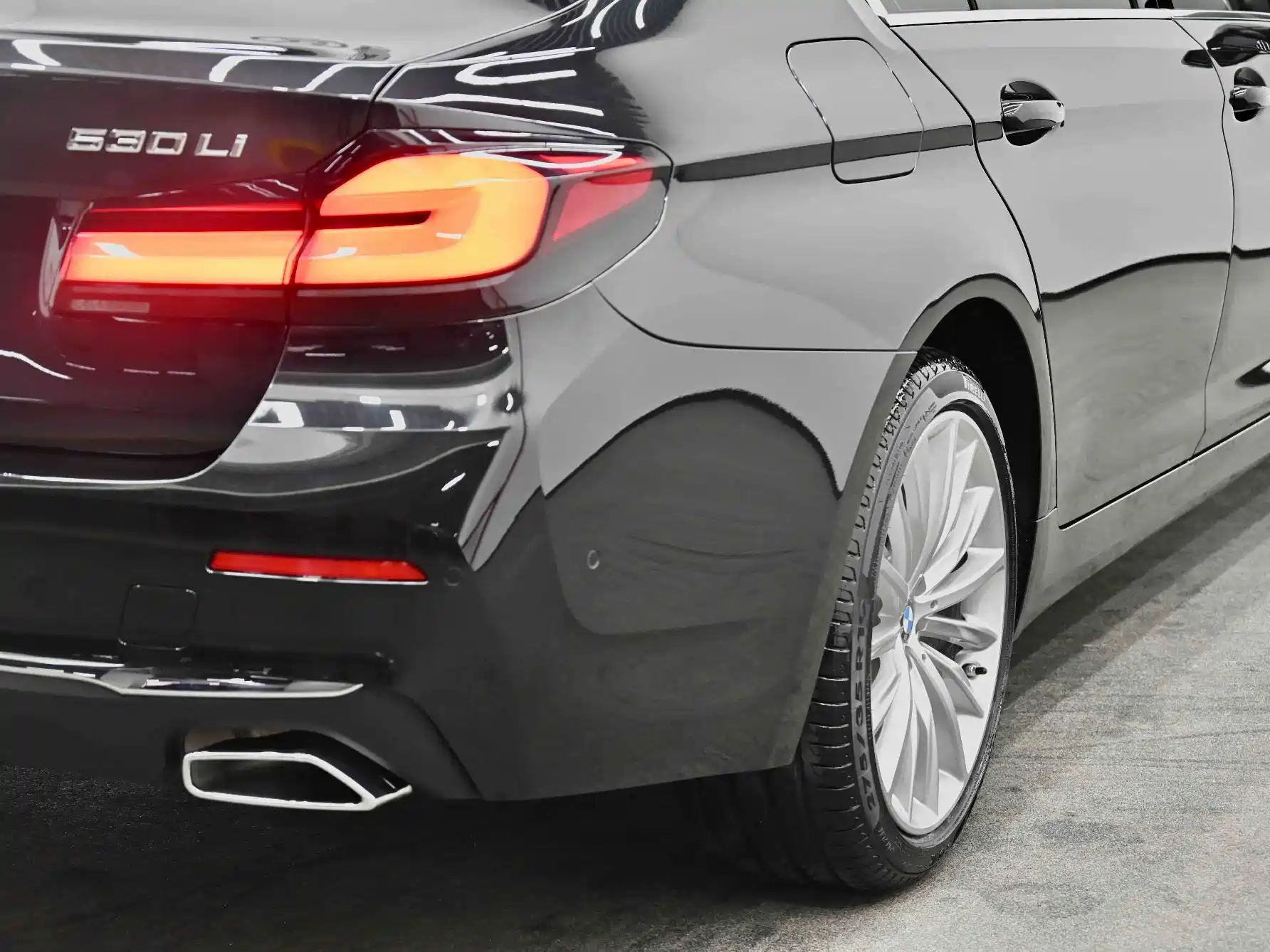 صورة 2 - BMW 5 Series