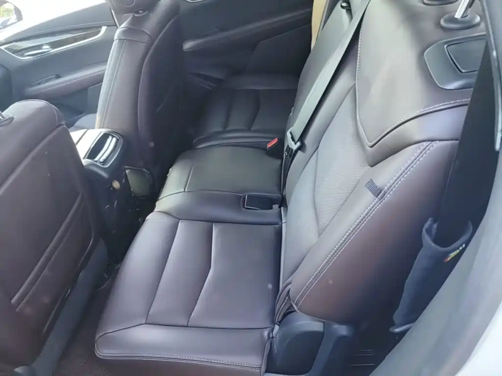 Фото 17 - Cadillac XT6
