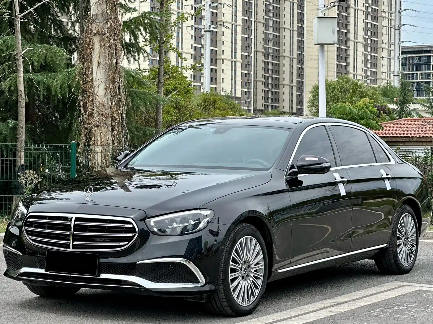 Mercedes-Benz E-Class 2023 E 300 L Luxury фото 2
