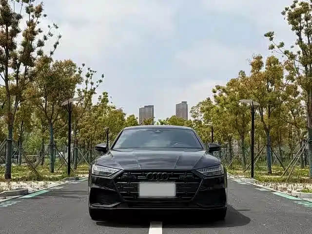 Audi A7L 2024 45TFSI S-line Dream Edition Crystal Package фото 2
