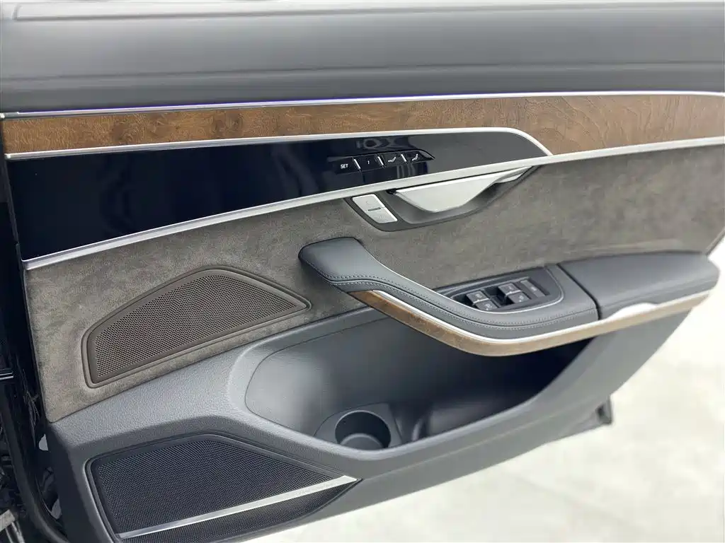 Audi A8 2019 Facelift Plus A8L 55 TFSI quattro Luxury фото 24