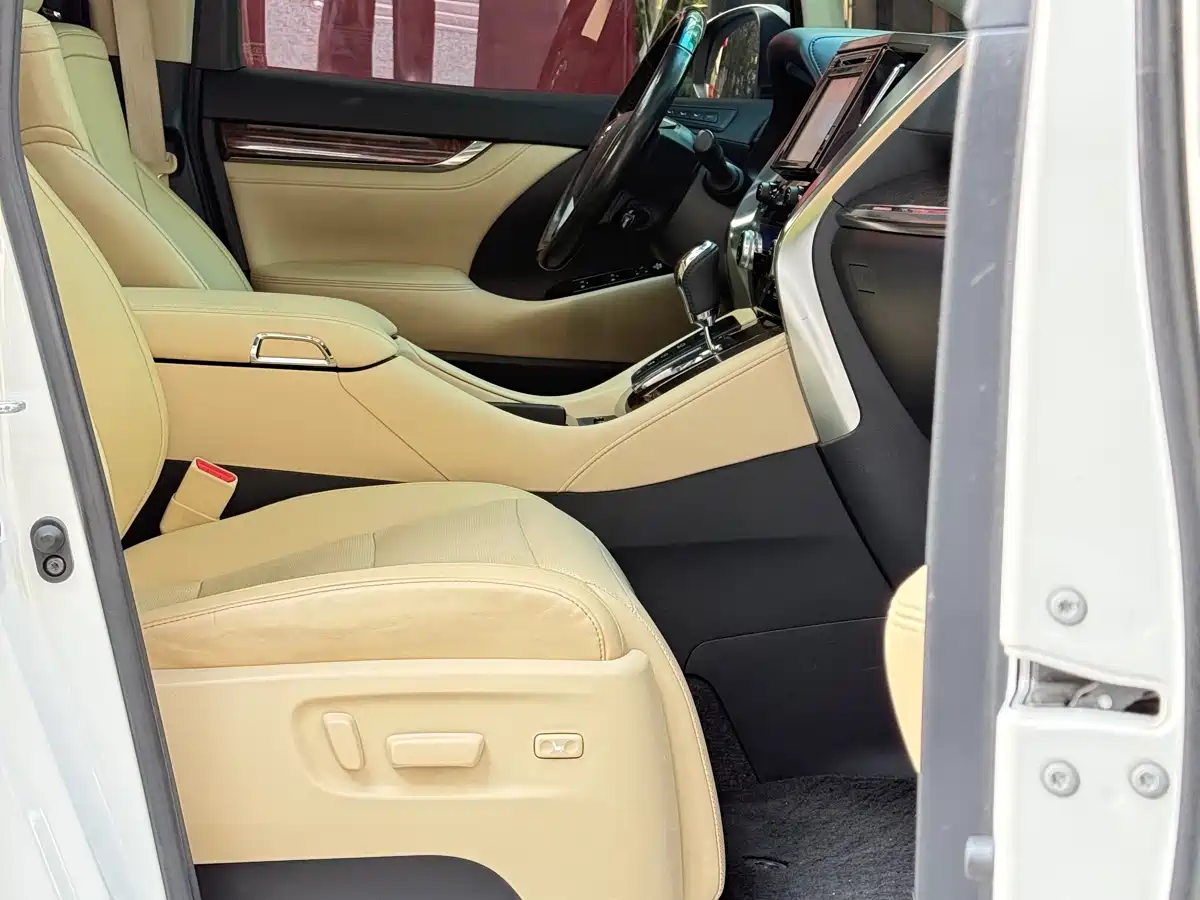 Toyota Alphard 2018 Facelift 3.5L Luxury Edition фото 15