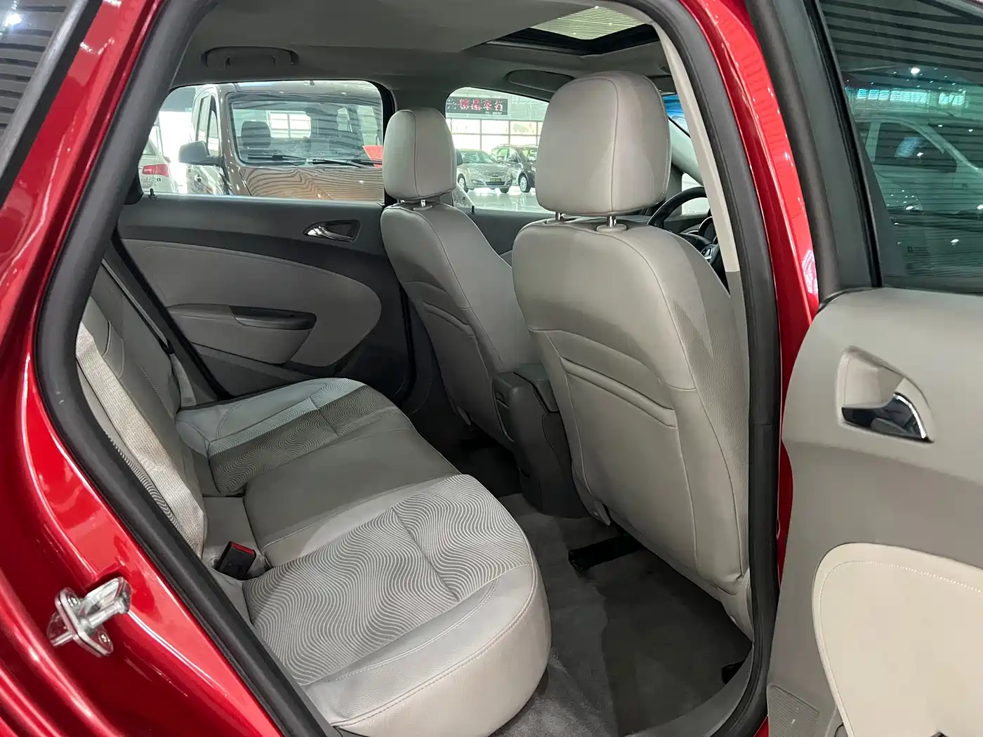 Buick Excelle 2012 XT 1.6L Automatic Fashion Edition фото 8