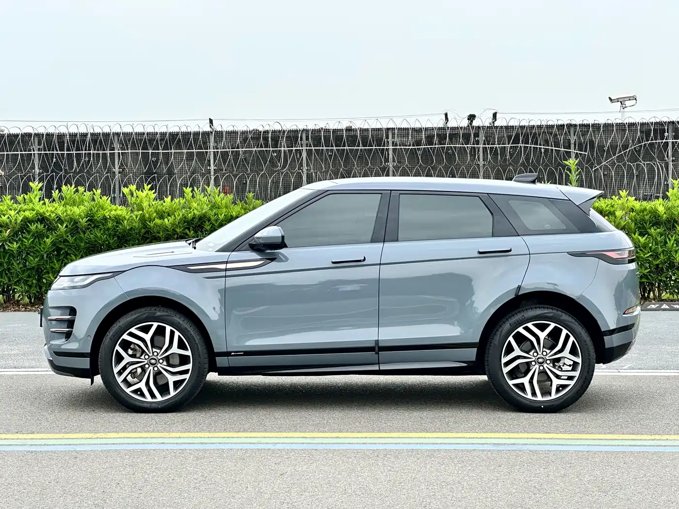 Land Rover Range Rover Evoque 2020 249PS R-DYNAMIC SE Sport Tech Edition фото 4