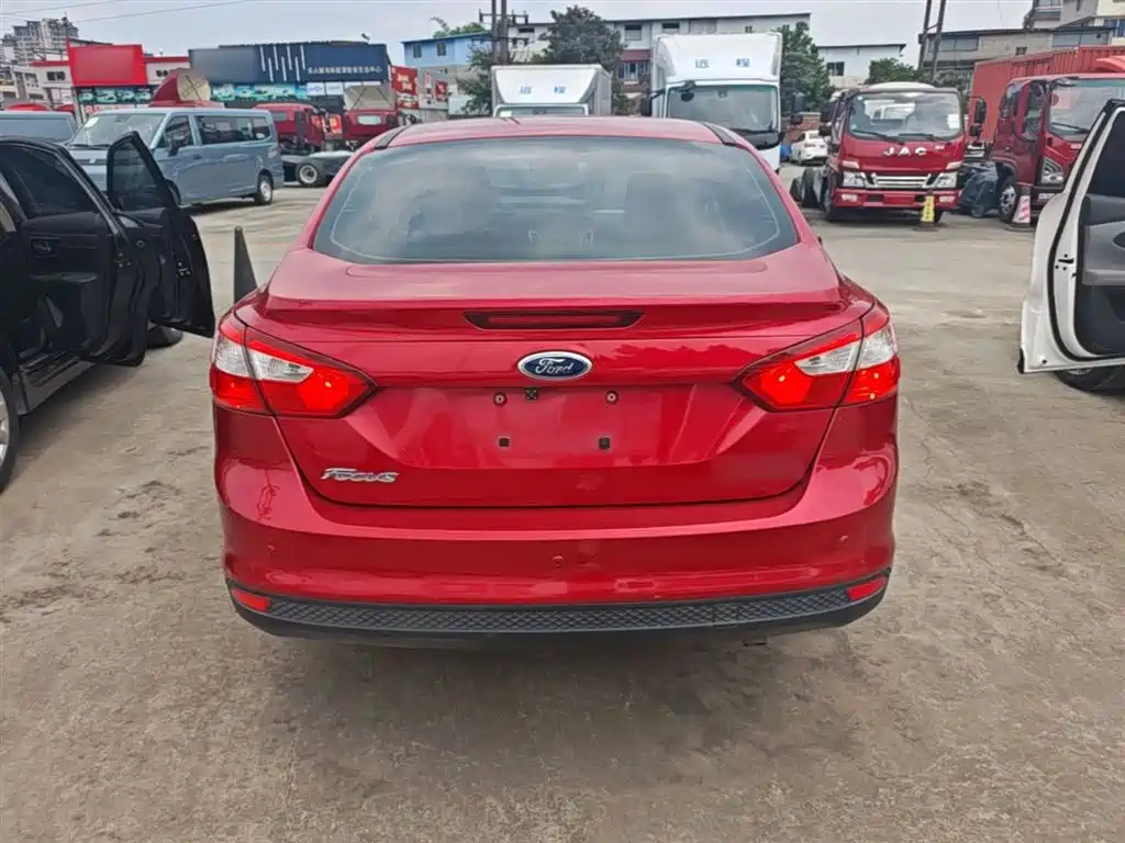 Фото 6 - Ford Focus