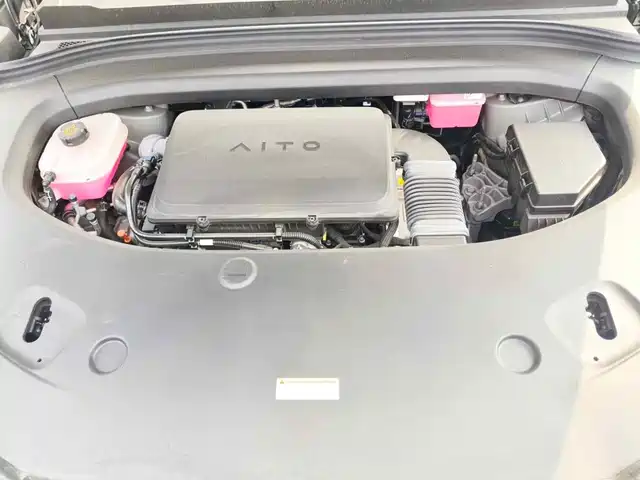 AITO Wenjie AITO M7 2026 Extended Range Ultra AWD 5-Seater — фото 3