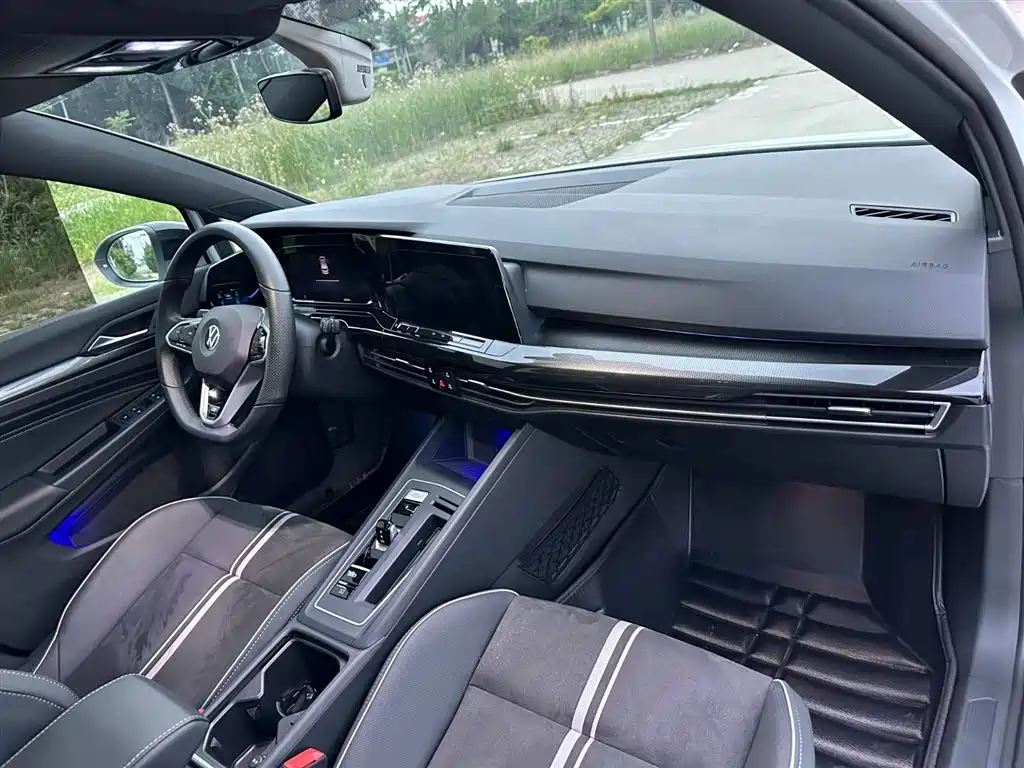 Volkswagen Golf 2023 280TSI DSG R-Line Lite фото 15