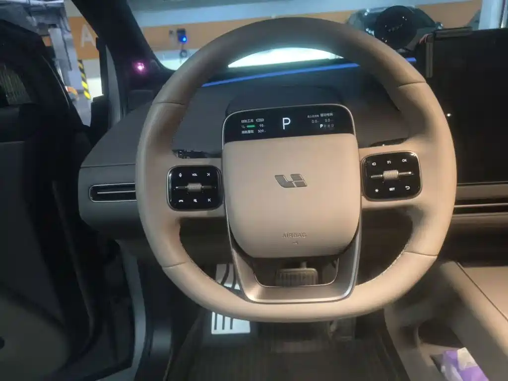 Li Auto i6 2025 2025 4WD Base Model