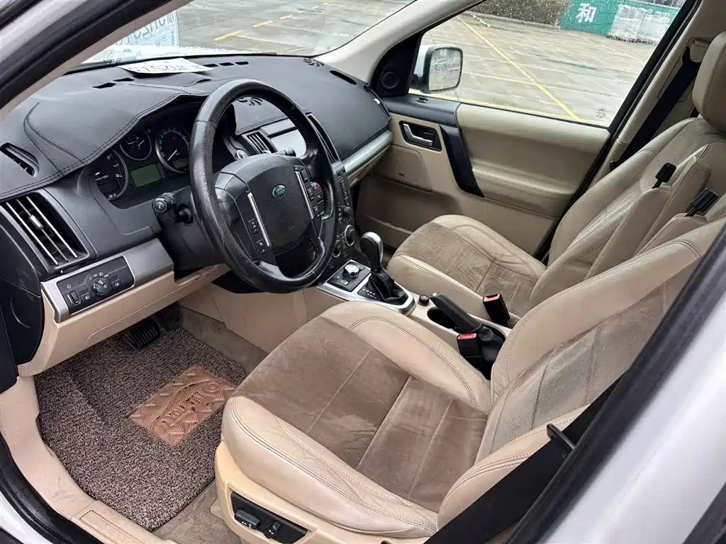 Land Rover Freelander 2 2011 3.2L i6 SE Petrol фото 4
